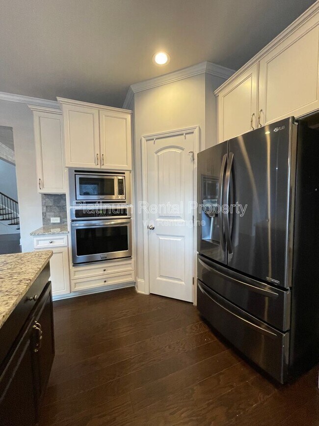 Building Photo - 4540 Tovero Pass