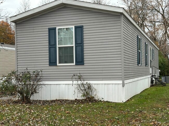 Building Photo - 2251 Wellington Green Dr