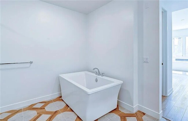 Building Photo - 1204 Rivington