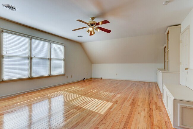 Building Photo - Farragut 37934 - 4 bedroom, 2.5 bath home ...