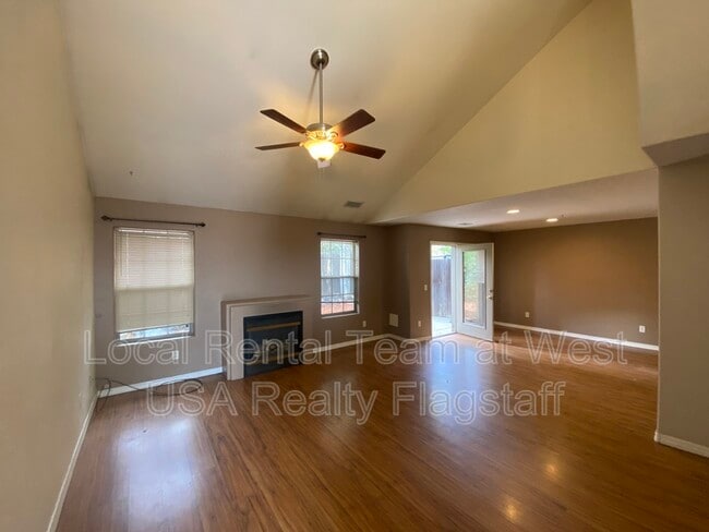 Building Photo - 5324 E Boulder Run Dr