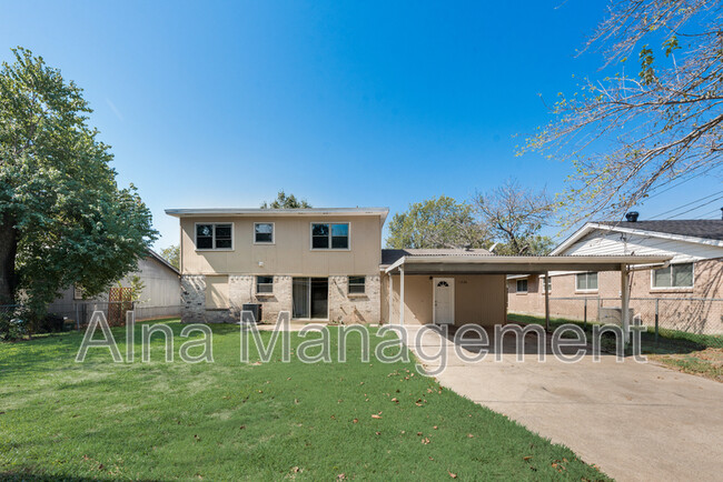 Building Photo - 1228 Greenway Dr