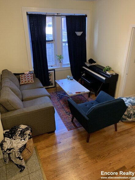 Building Photo - 145 Endicott St