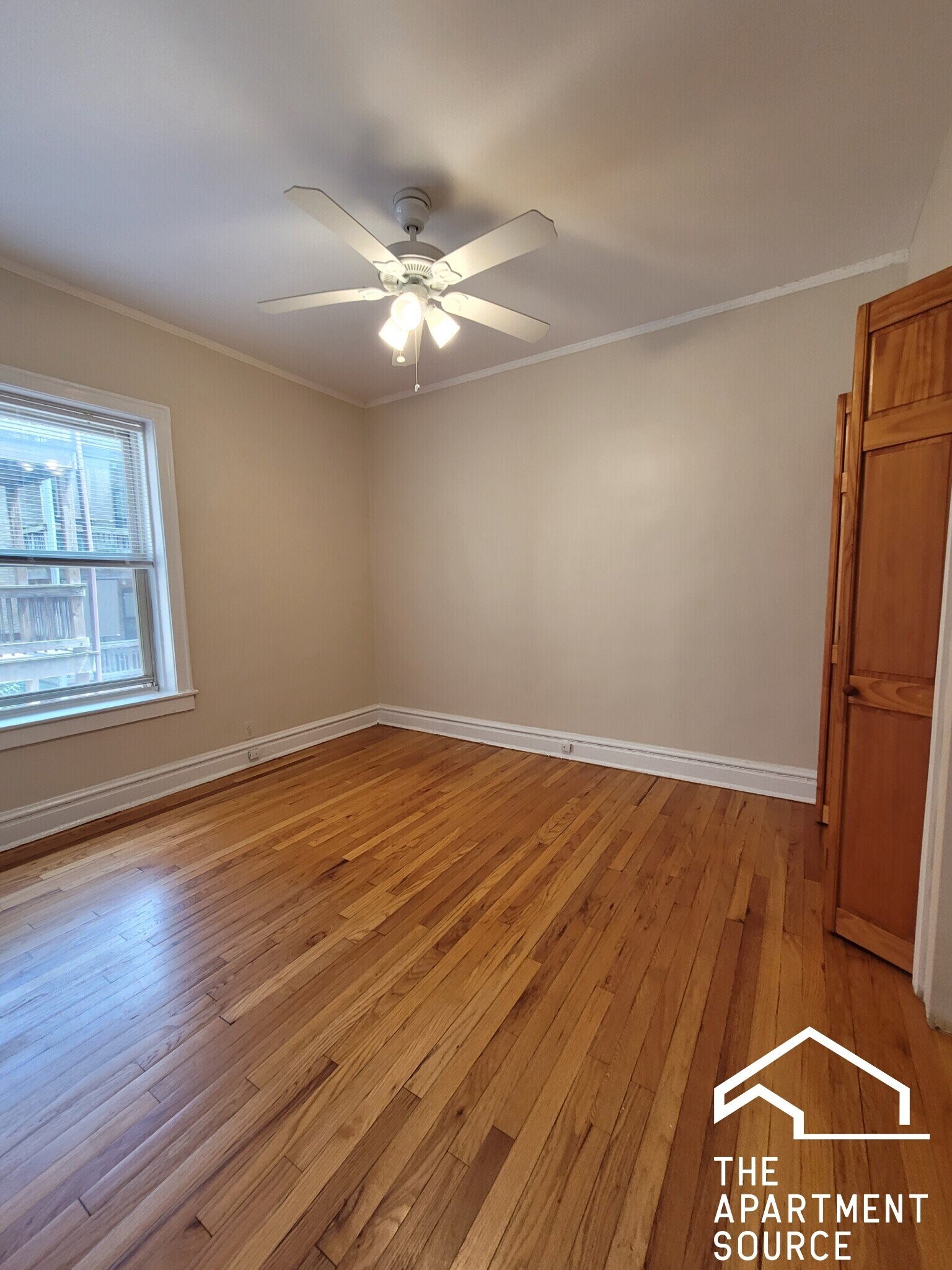 Building Photo - 910 Reba Pl