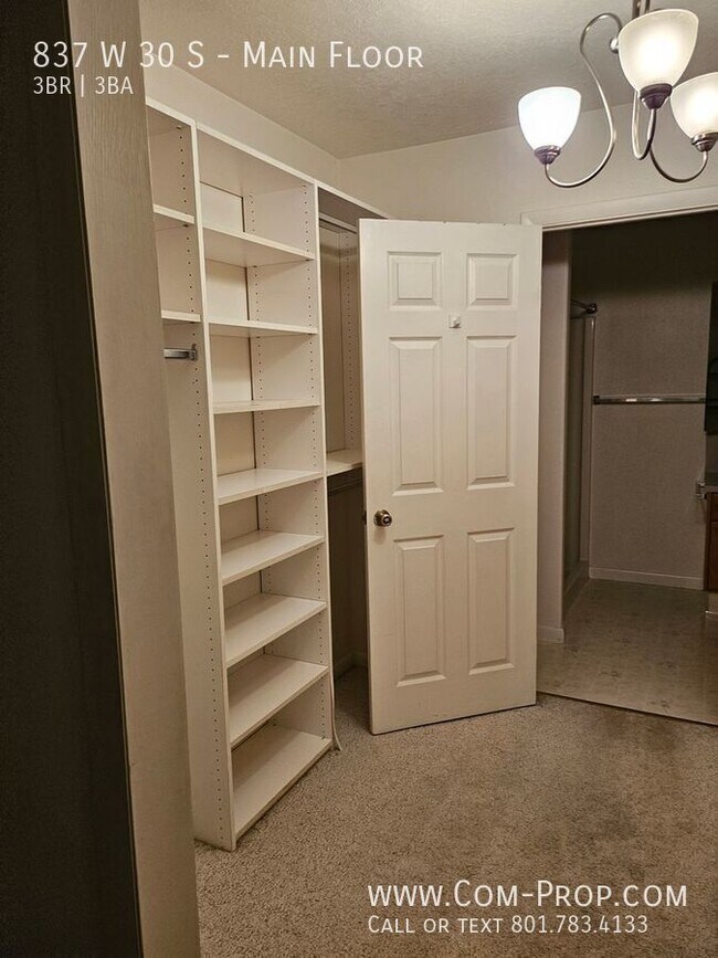 Building Photo - 837 W 30 S St