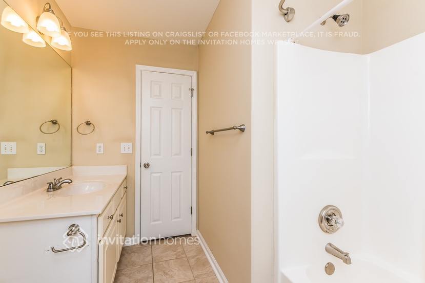 Building Photo - 347 Laurel Glen Crossing