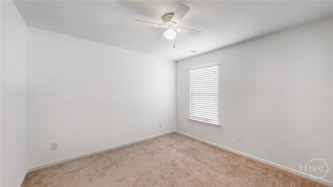Building Photo - 652 Hogan Dr