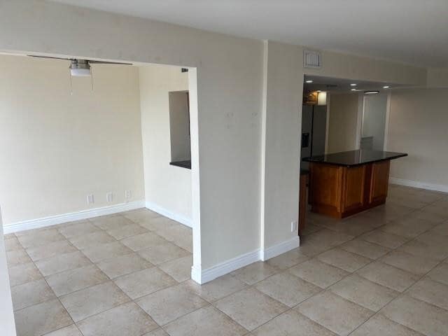 Building Photo - 800 Parkview Dr