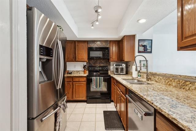 Building Photo - 724 Creekwood Ct