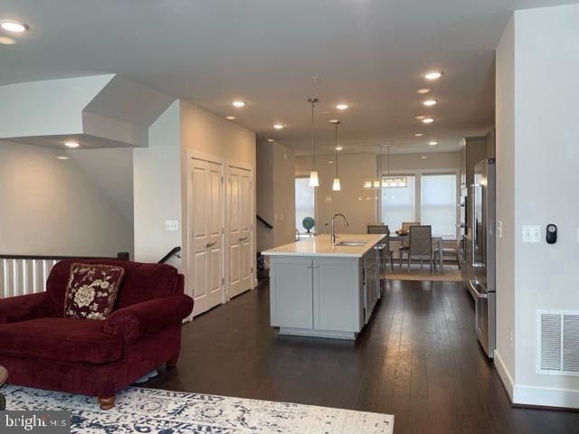 Building Photo - 533 Shorthorn Way