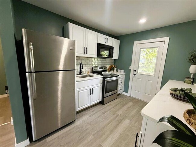 Building Photo - 12013 Teifer Ave