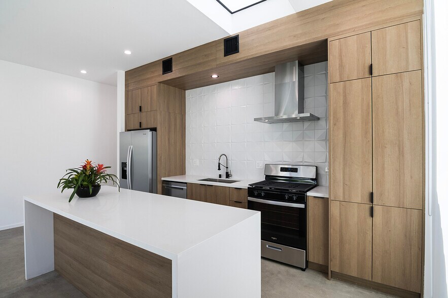 Building Photo - 4610 Franklin Ave