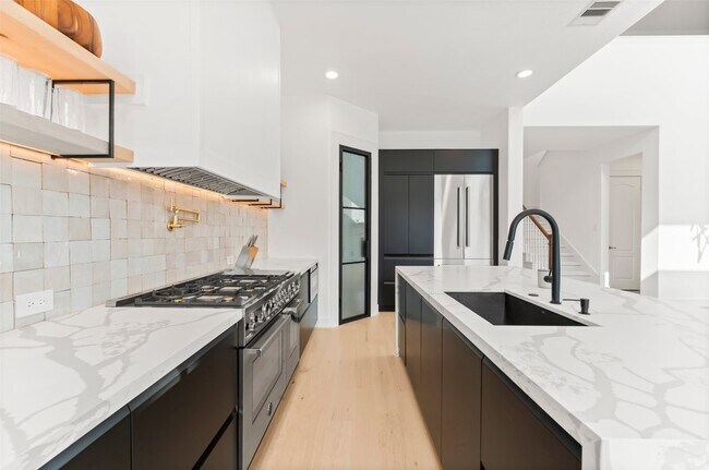 Building Photo - 1053 Bat Hawk Ct
