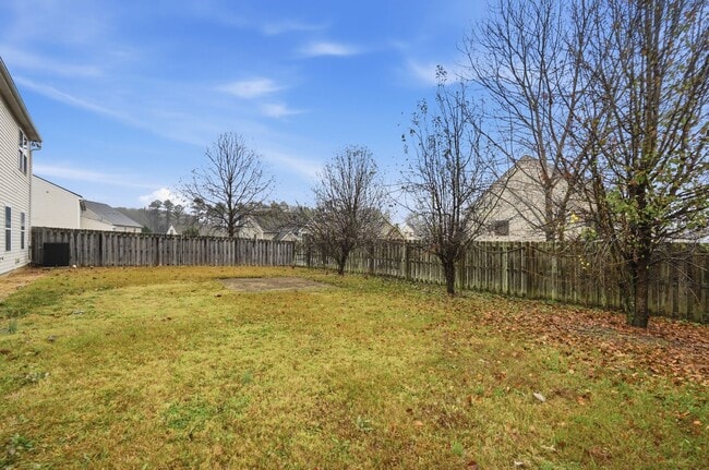 Building Photo - Move-In Ready Gem Near UNCC with Fresh Updates