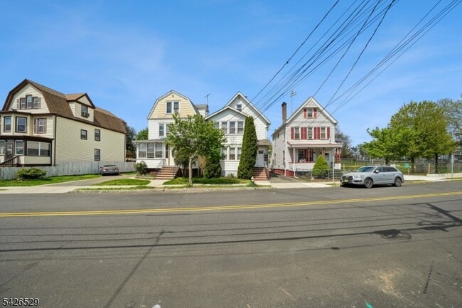 Building Photo - 133 Franklin Ave