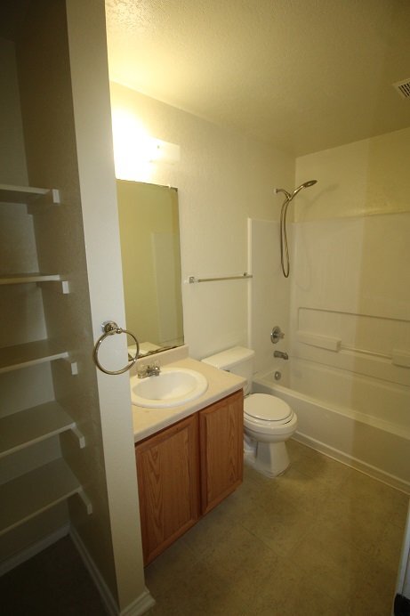 Building Photo - 9822 Barhill Bay