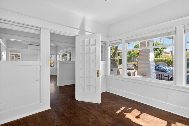 Building Photo - 521 Olive Ave