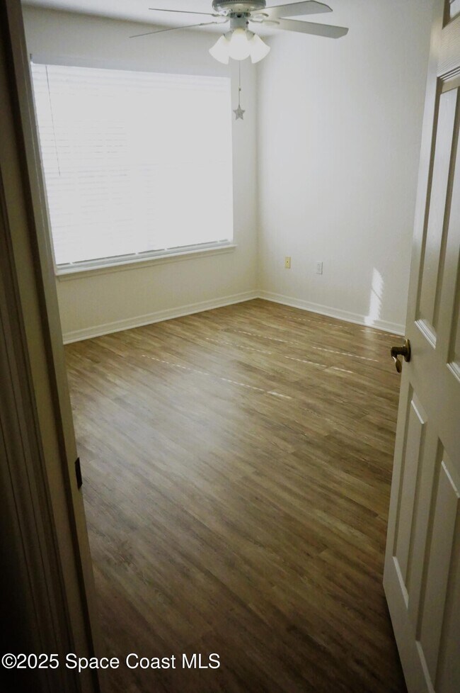 Building Photo - 110 Turpial Way