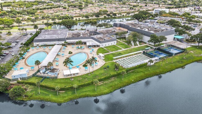 Building Photo - 287 Seville Terrace