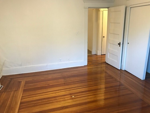 Building Photo - 1495 Beacon St