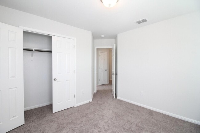 Building Photo - 10305 Forest Grove Dr