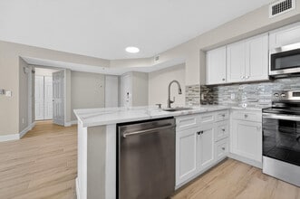 Building Photo - 167 Yacht Club Way