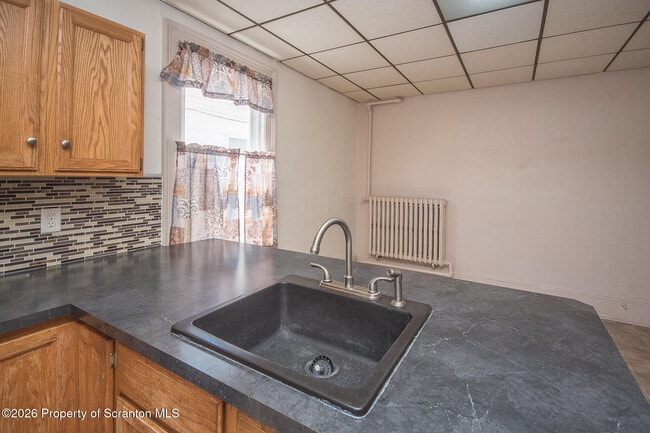 Building Photo - 1827-1829 Main St