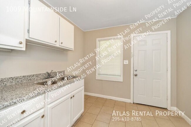 Building Photo - 1009 Mountainside Ln