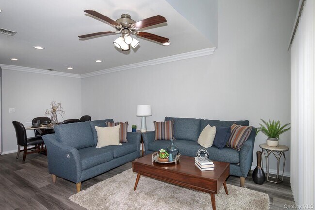 Building Photo - 34 Pinnacle Dr