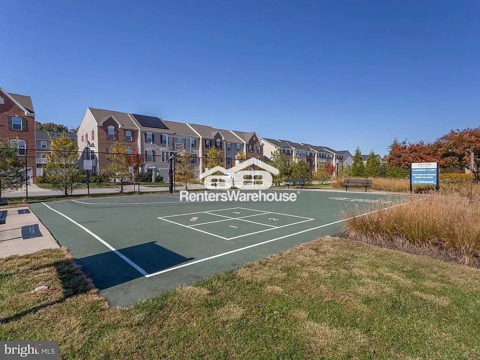 Building Photo - 7427 Macon Dr