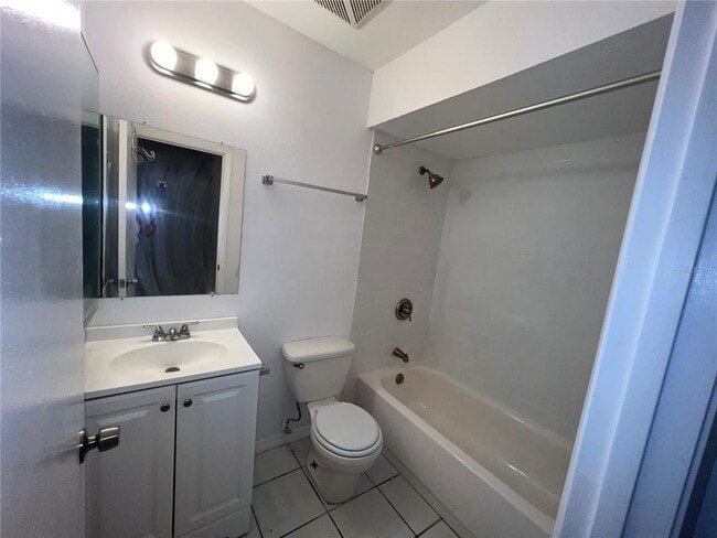 Building Photo - 3278 Jamestown St