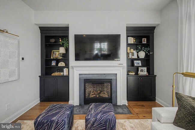 Building Photo - 300 Squire Dr