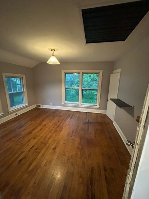 Building Photo - 37256 IL-83