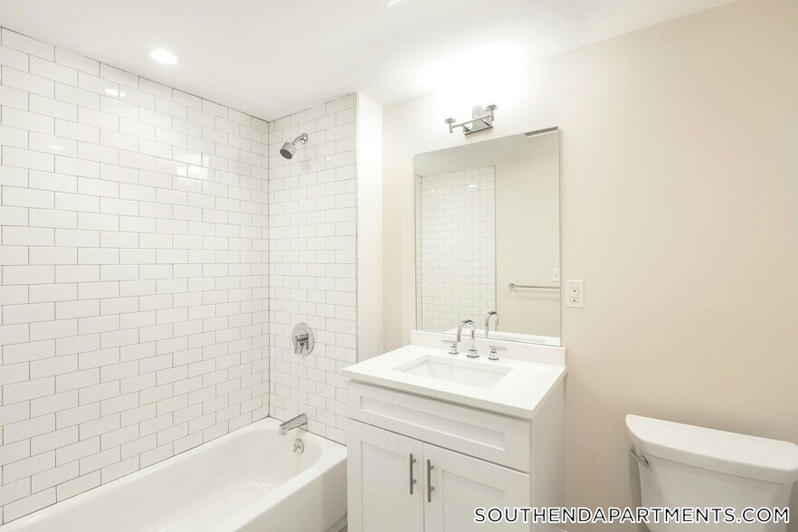 Building Photo - 1902 Washington St