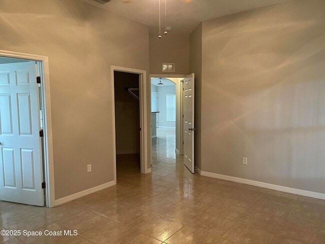 Building Photo - 1044 Sedgewood Cir