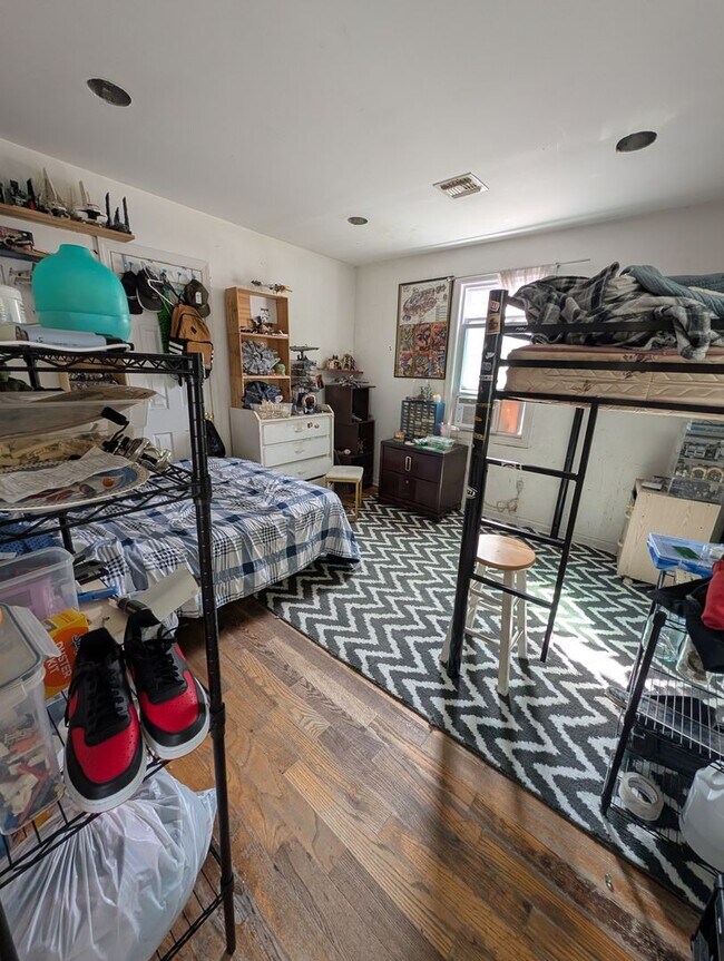 Building Photo - 1418 Mattison Ave