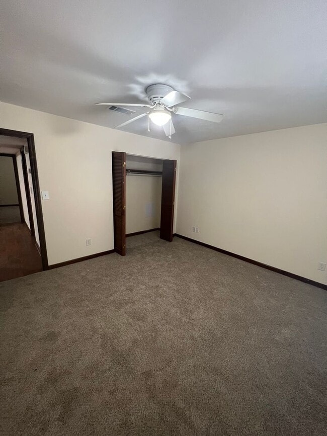 Building Photo - 1233 Cross Creek Cir