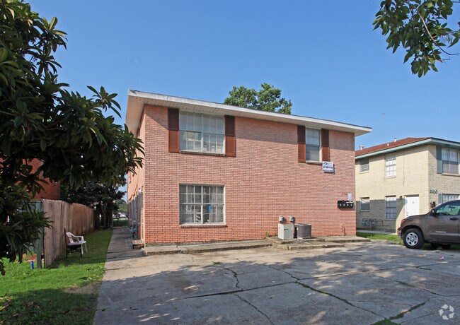 Primary Photo - 2100-2102 Euclid St