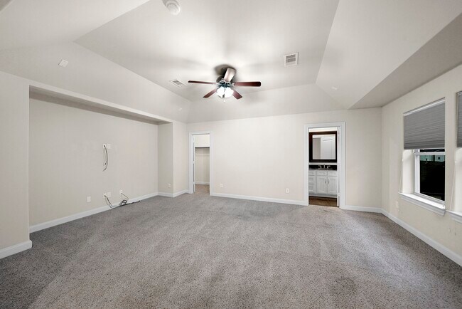 Building Photo - 5731 Kiam St