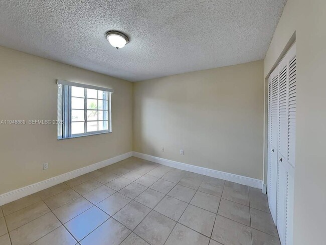 Building Photo - 12354 SW 143rd Ln