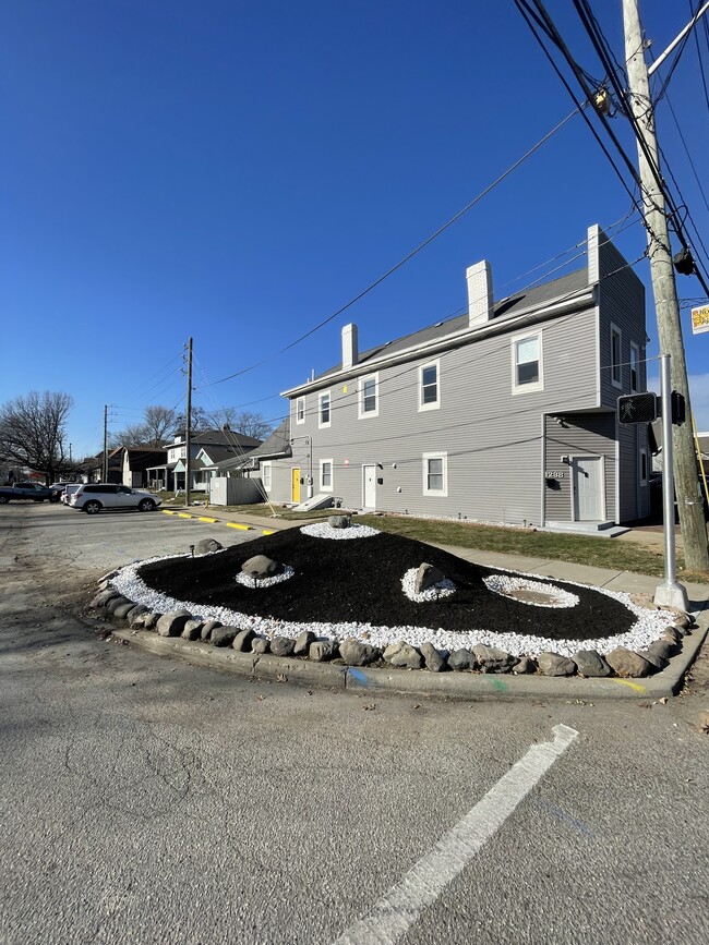 Building Photo - 1238 S State Ave