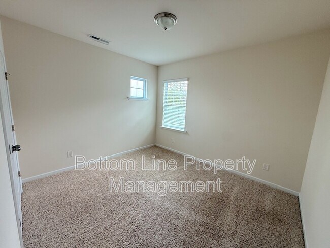 Building Photo - 10652 Sky Chase Ave NW