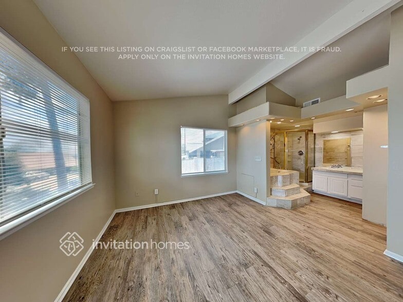 Building Photo - 2804 La Praix St