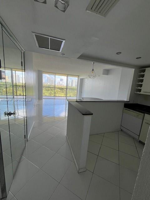 Building Photo - 20335 W Country Club Dr