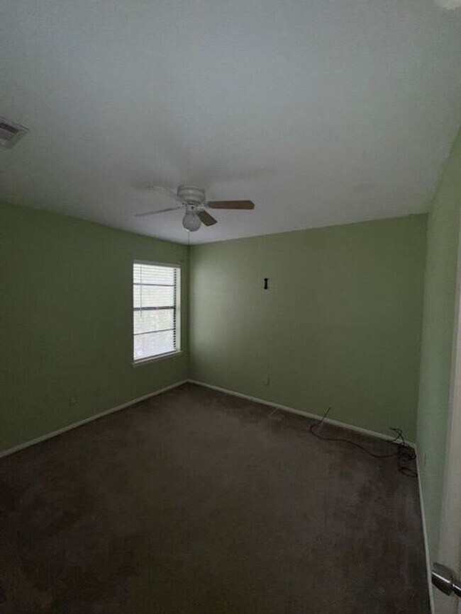 Building Photo - 1100 sqft under $1000-Calallen Area