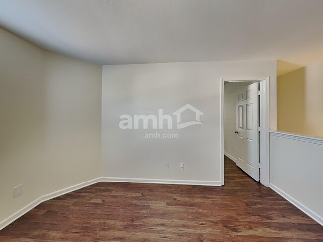 Building Photo - 625 Latimer Way