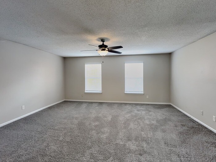 Building Photo - 9207 Wandflower Dr