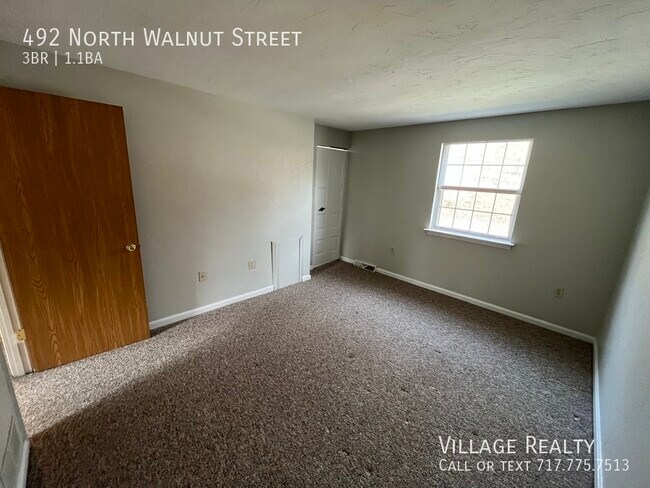 Building Photo - 492 N Walnut St