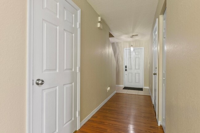 Building Photo - 2205 Marshfield Ct