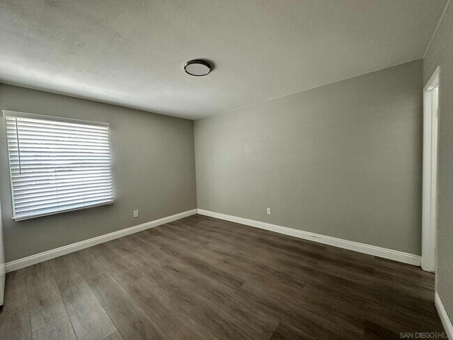 Building Photo - 819 Halecrest Dr